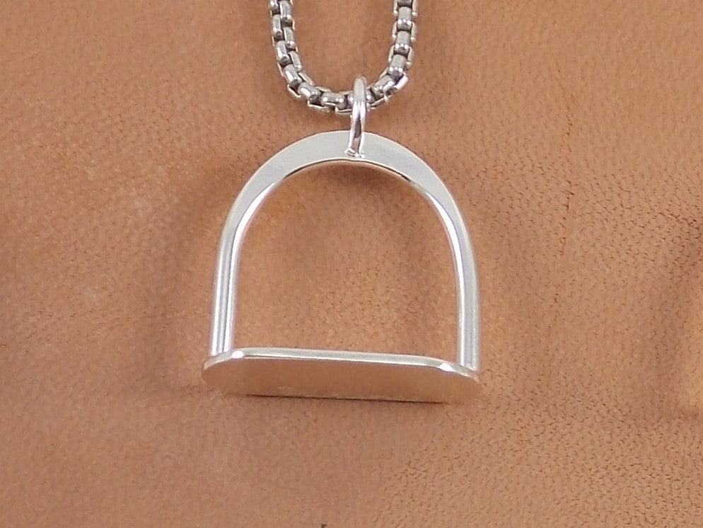 Stirrup Necklace (Small)